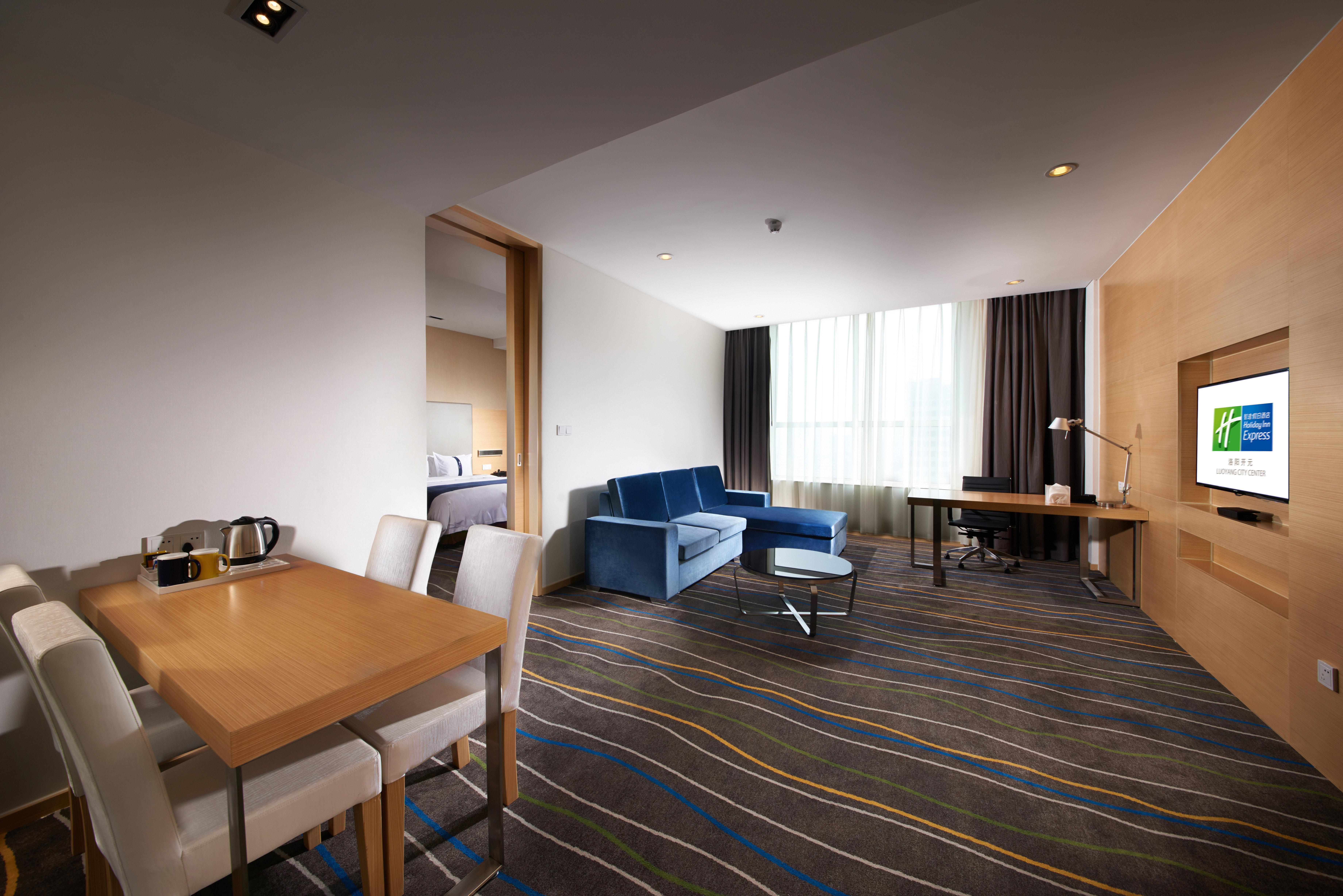 Holiday Inn Express Luoyang City Center By Ihg Exterior photo