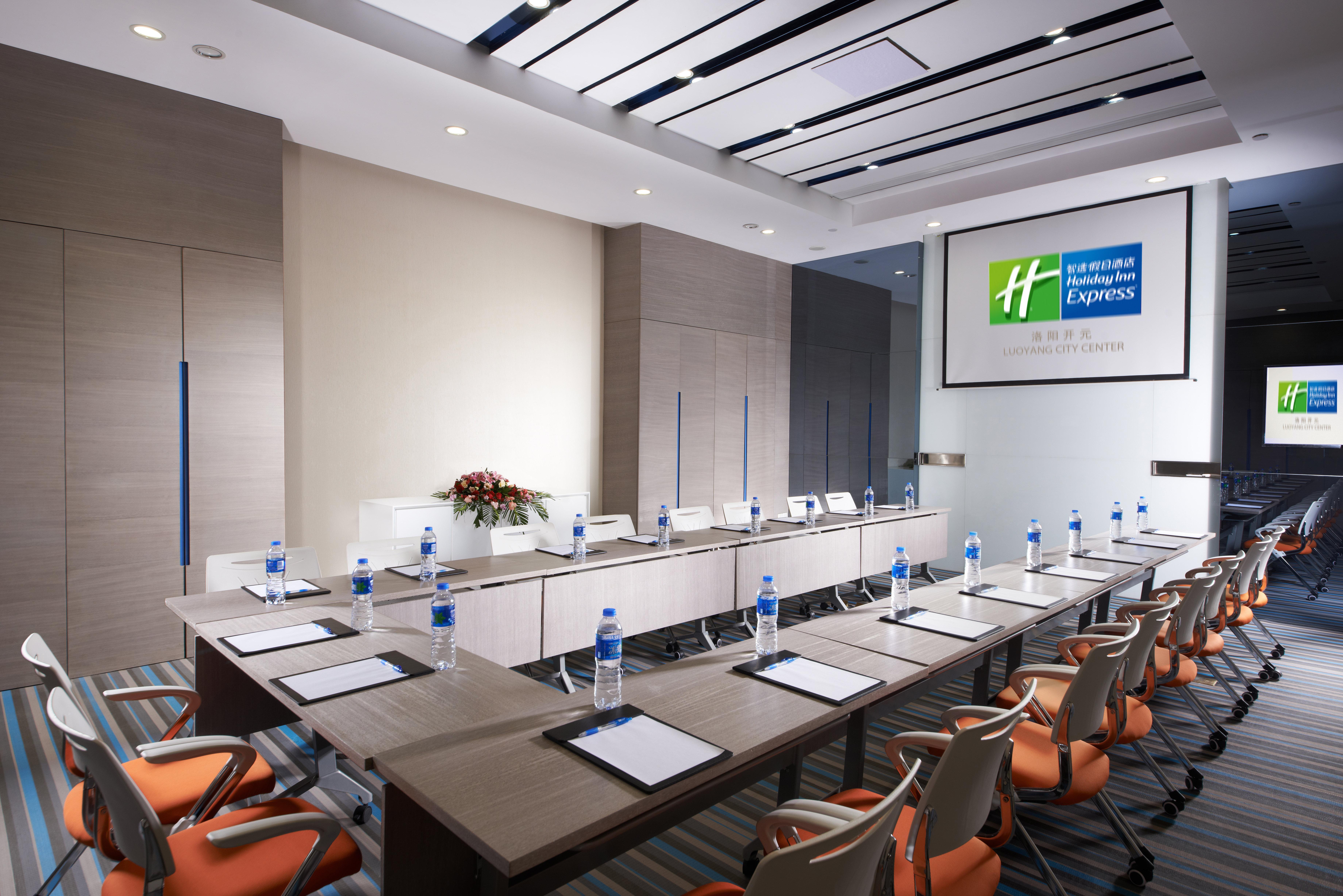 Holiday Inn Express Luoyang City Center By Ihg Exterior photo