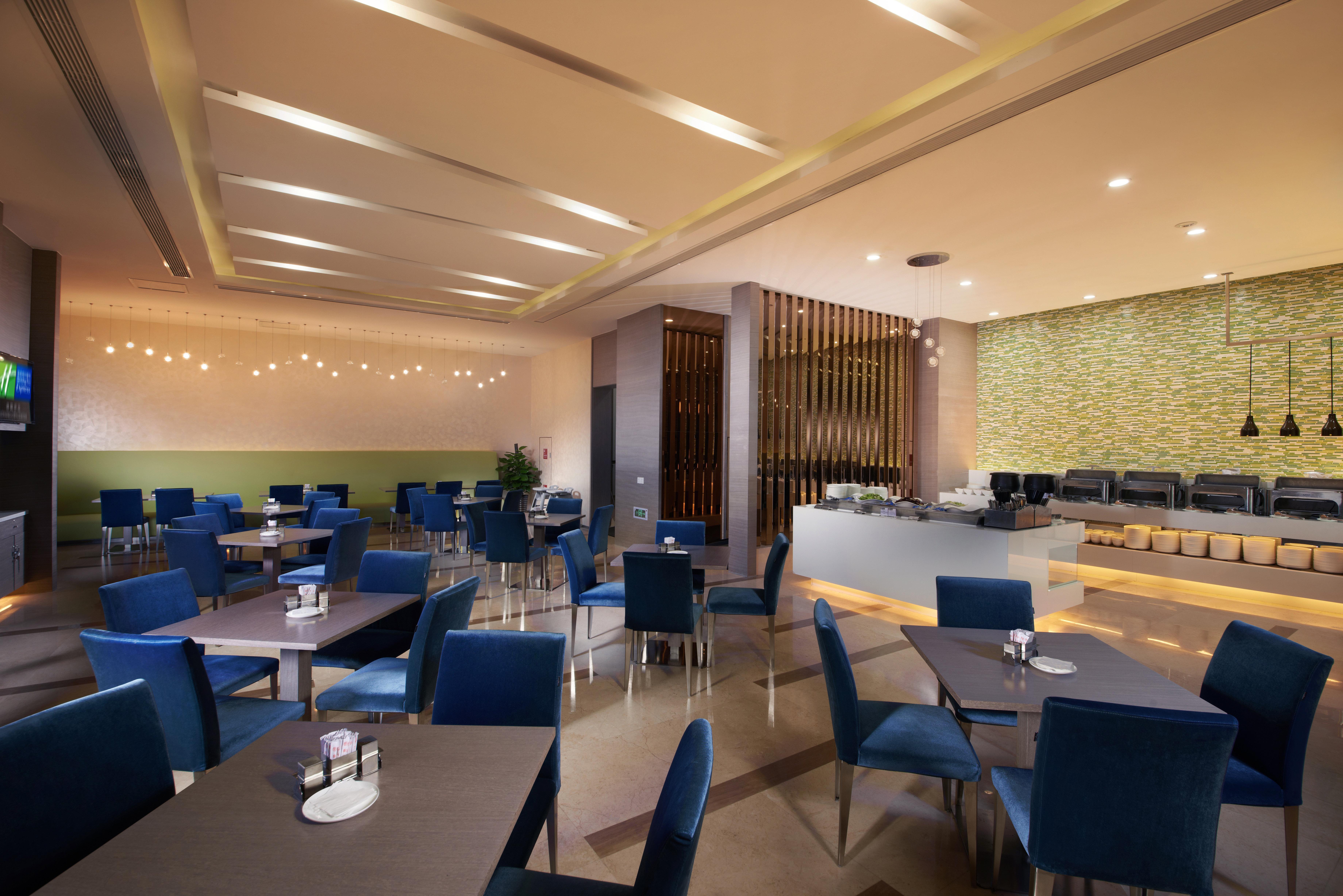 Holiday Inn Express Luoyang City Center By Ihg Exterior photo