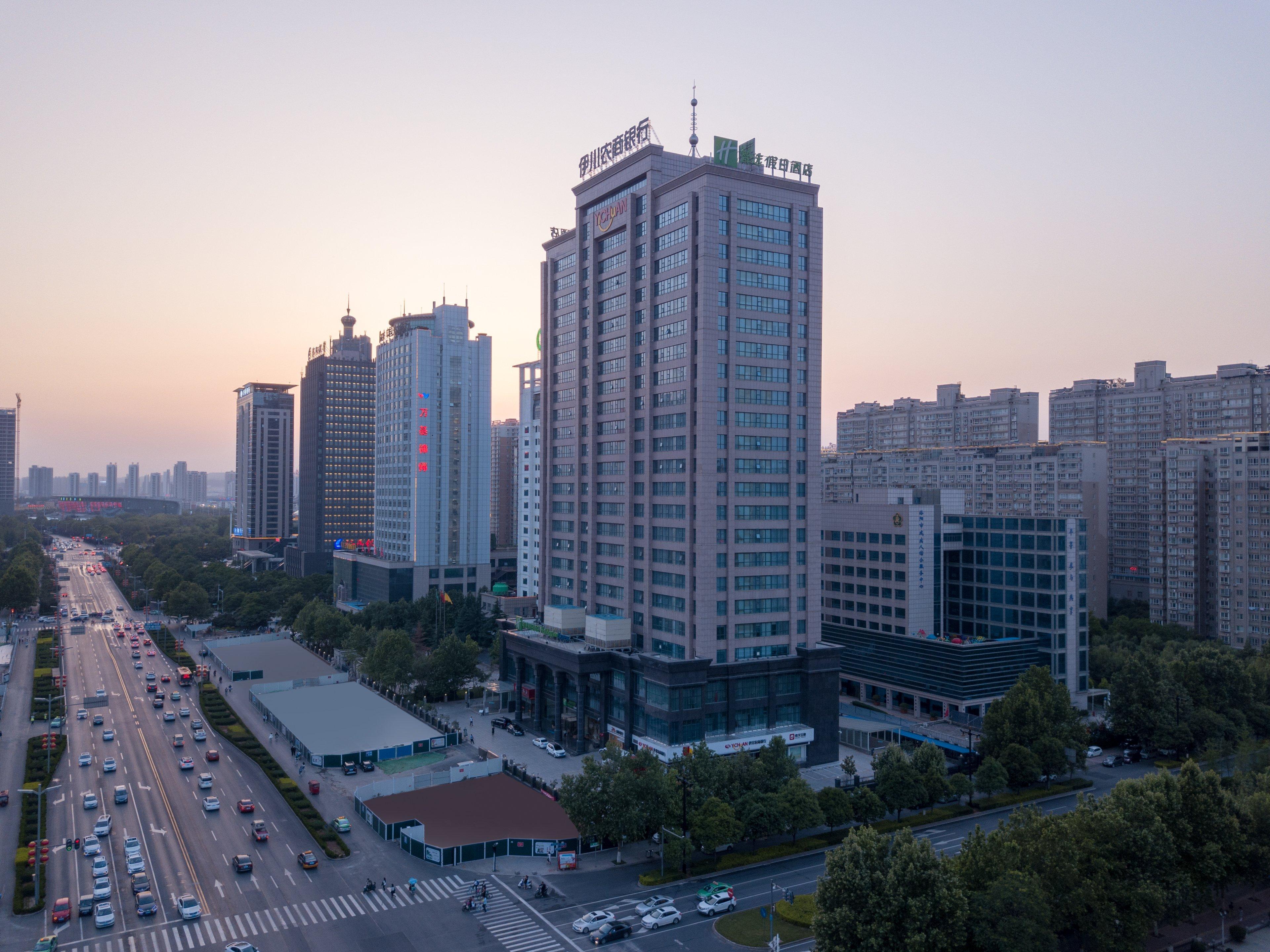 Holiday Inn Express Luoyang City Center By Ihg Exterior photo