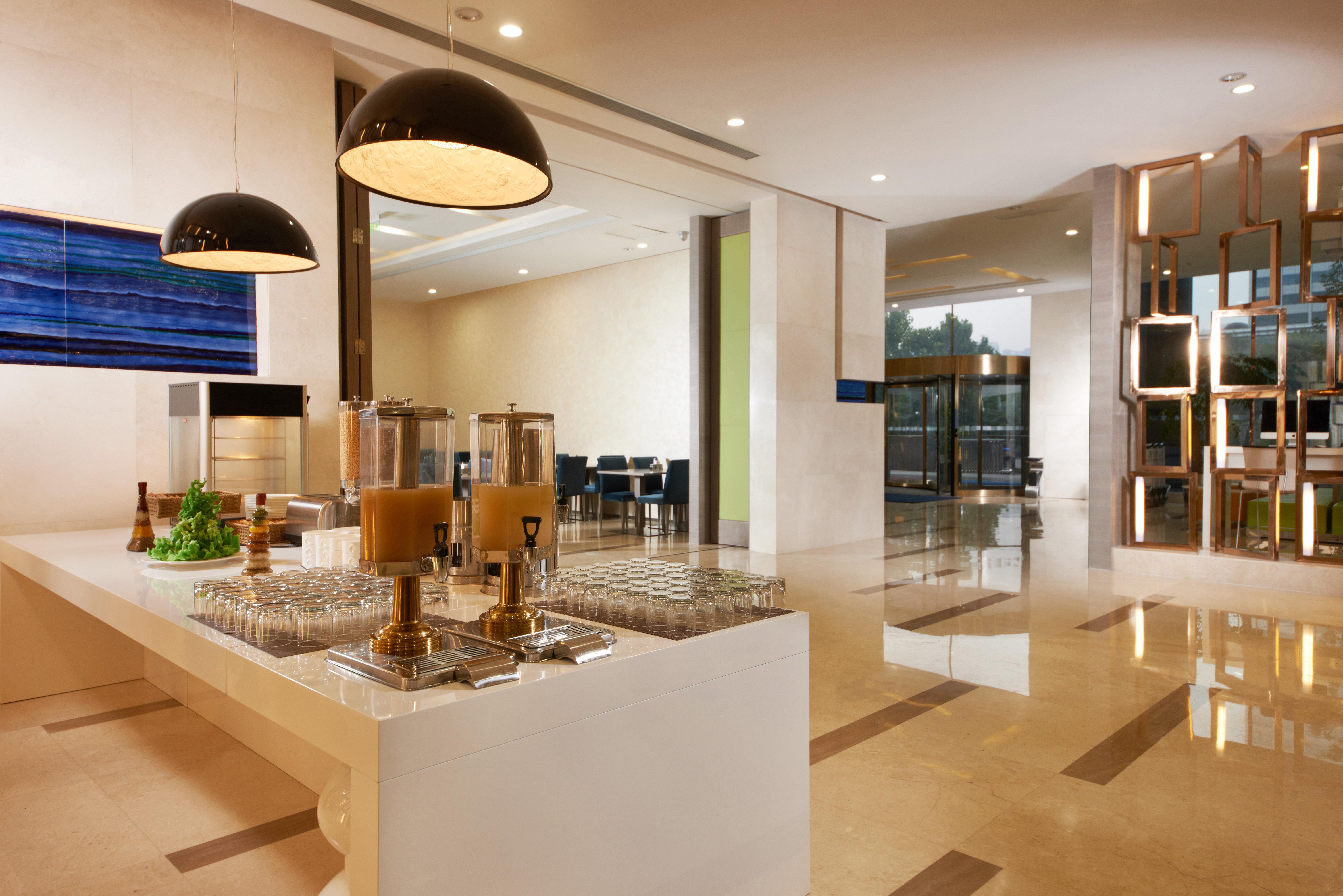 Holiday Inn Express Luoyang City Center By Ihg Exterior photo
